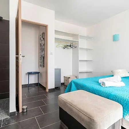 Piscine 6 Personnes-3 Chambres-climatisee