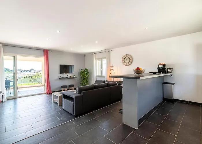 Piscine 6 Personnes-3 Chambres-climatisee Villa *