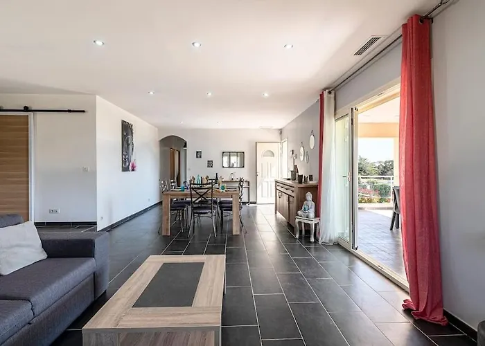 Piscine 6 Personnes-3 Chambres-climatisee Biguglia (Corsica)