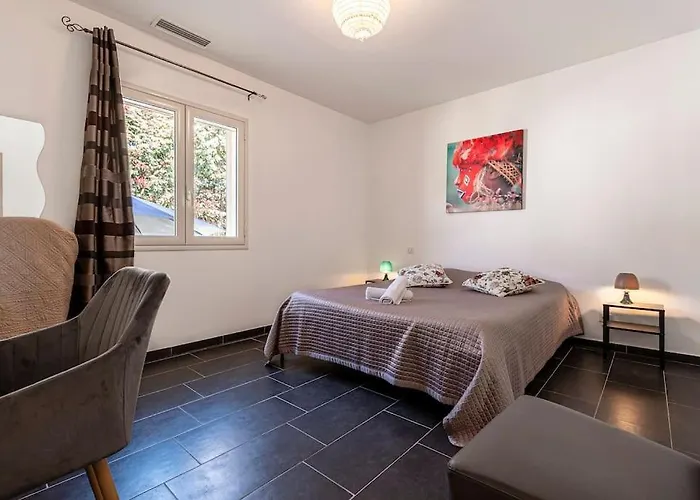 Villa Piscine 6 Personnes-3 Chambres-climatisée